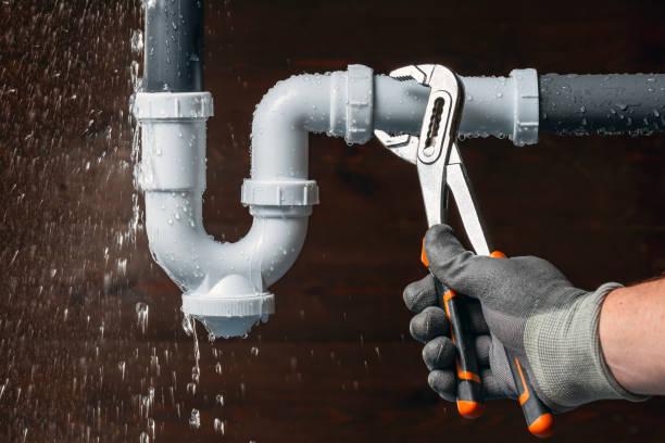 Professional Leak Detection technician working in Claridge, PA